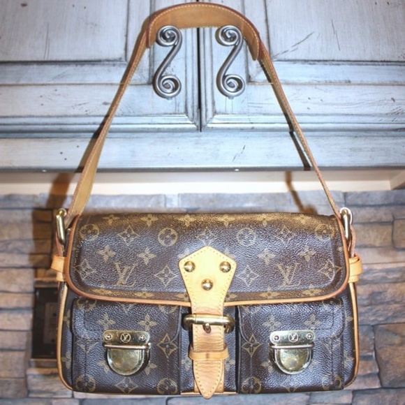 Louis Vuitton Hudson PM shoulder bag - Picture 3 of 13